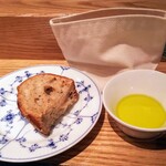 やまぐち - ●パン、オリーブオイル