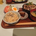 クロモンカフェ - 肉豆腐定食