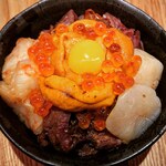 焼肉屋の海鮮丼 (前日までの要予約メニュー)