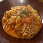 オーブッシュ - キャベツと挽肉のトマトクリームソースのパスタ