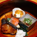 日本料理 幸庵 - 菊花蕪、鰆の柚庵焼き、鰻の八幡巻き、菊芋のスモークサーモン巻き、小柱の白和え 加減酢煮凝りがけ、鯵の味噌和え