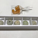 タカヤマ - お土産のチョコレートと腕の形のべっこう飴♡