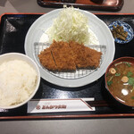 Tonkatsu Oomachi - ランチ大町定食(990円税込)