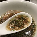 創作麺工房 鳴龍 - 出汁の効いたつけ汁