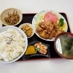 風穴ドライブイン - 唐揚げ停職処分1000円