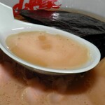 山岡家 - スープ
