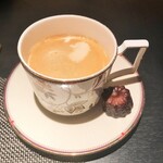 エクアトゥール - コーヒーとカヌレ