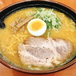 三代目 月見軒 - みそ ラーメン 900円 