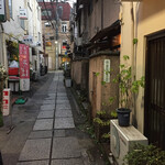 オオクサ - 柳新道通りのさらに路地にあります　店はこの写真の左側ですが入口は撮り忘れました