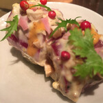 オオクサ - 薩摩芋のポテトサラダ　ピンクペッパーなのが見た目も味も引き立ててます