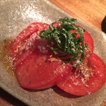 オオクサ - 完熟トマトとオニオンと紫蘇のサラダ