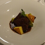 カーサ・デル・チーボ - 牛タンの赤ワイン煮込み