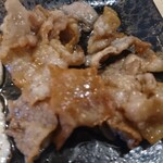 呑み処 やしき - 豚エッグ～ニンニク塩の味付けで酒がススムくん！