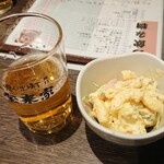 第二宝来家 - お通し３２０円と最初のビール