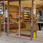 関口フランスパン - 店頭