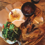 カフェバリチャンプル - ベベッ・ゴレン