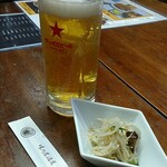 Aji No Izakaya Kamaya - 生ビールと、お通し。