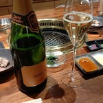 和牛 まつした - ●おまかせｺｰｽ9000+ｺｰｽﾎﾙﾓﾝ500+ﾄﾛﾀﾝﾕｯｹ2500+和牛ｼｸﾞﾚ煮500+生B 780X2+ｽﾊﾟｰｸﾘﾝｸﾞﾜｲﾝ5000=19,060円 2020年01月