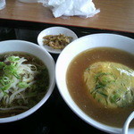 中国料理 同楽縁 - 天津飯セット 750円　※これに唐揚げ２個と野菜がつきます