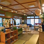 Onsen Kafe Wakaba - 居心地の良い店内