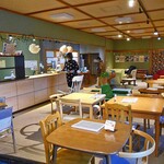 Onsen Kafe Wakaba - 居心地の良い店内