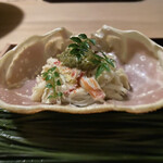 松川 - 蟹甲羅の器にもち米の上にたっぷりの間人蟹