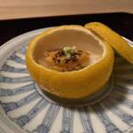 松川 - 柚子の器に河豚の白子、雲丹、ダシが効いた餡