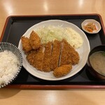 Tonkatsu Daiwaraku - とんかつとカキフライ3ケ定食
