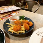 HANG OUT HUNGRY'S - 