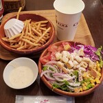 124219675 - シーザーサラダとフライドポテトS 830円（税込）