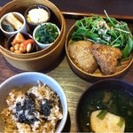 じねんや - 2000円也の定食