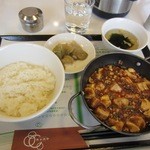 まぁぼや - 麻婆豆腐セット５８０円です、御飯のお替わりは１００円プラス。