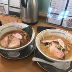 月の家 - 2020年1月。ラーメンハーフとみそラーメンハーフ。