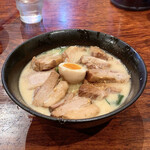 らーめん本郷亭 - ・白湯らーめん チャーシュー麺 1290円