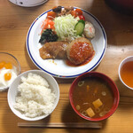 燕山荘 - 夕飯（筑前煮を盛りました）