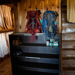 燕山荘 - 登山靴・ザック置き場