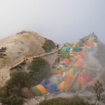 燕山荘 - 夕方近くになると一気にガスってきました