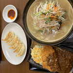 中華飯店 颯-龍 - 野菜たっぷりタンメンカツカレーセット＋ギョーザ6個