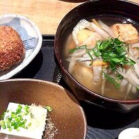 小割烹おはし 恵比寿 - 具だくさんのつみれ汁