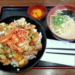 鳴門うどん - もつキムチ丼 小うどん付