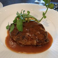 鉄板焼き 銀座 ポルトファーロ 本店 - フォアグラ入りハンバーグ