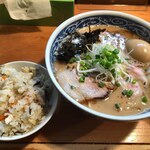 愚直 - とんこつラーメン＋味玉＋限定 鶏炊き込みご飯