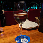 JZ Brat - 『グラスワイン　白』８７０円（税込み）＋ サービス料10%