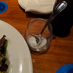 JZ Brat - 『JZ特製グリーンサラダ』８１０円（税込み）＋ サービス料10%