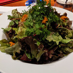 JZ Brat - 『JZ特製グリーンサラダ』８１０円（税込み）＋ サービス料10%
