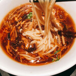 上海湯包小館 - 平たい麺