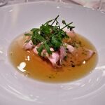 ベッラ・ヴィスタ - ブルターニュ産仔牛/ハマグリのコンソメ/和クレソン
