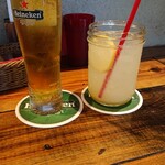 山本のハンバーグ - ハイネケンと自家製レモネード