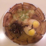 秀ちゃんラーメン - チャーシューメンを真上から