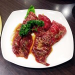 東海苑 - 上ロース。